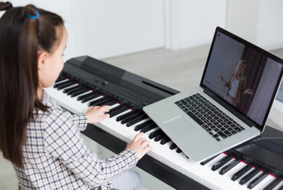 Piano Academy of Ireland little girl distance learning piano online quarantine coronavirus concept 1 1